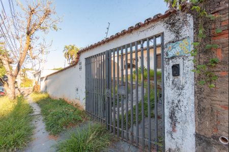 Casa à venda com 585m², 3 quartos e 4 vagasFachada