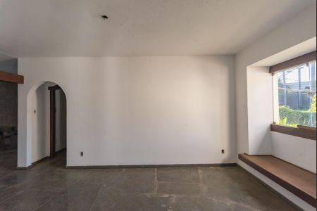 Casa à venda com 585m², 3 quartos e 4 vagasSala