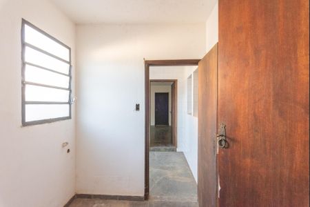 Casa à venda com 585m², 3 quartos e 4 vagasQuarto de Serviço