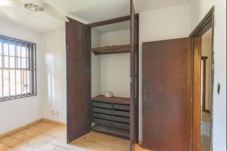 Casa à venda com 585m², 3 quartos e 4 vagasQuarto 2