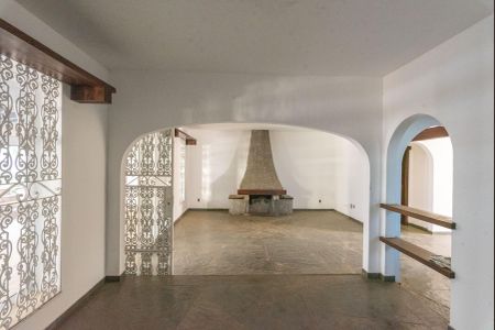 Casa à venda com 585m², 3 quartos e 4 vagasSala