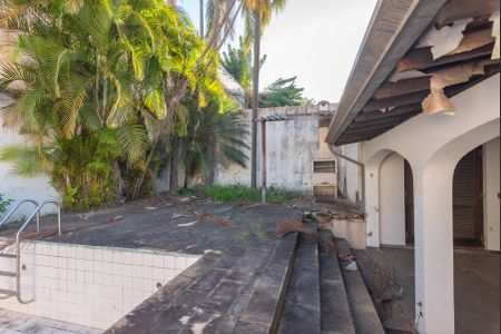 Casa à venda com 585m², 3 quartos e 4 vagasÁrea comum - Piscina