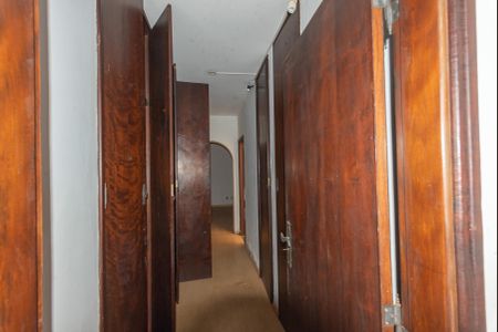 Casa à venda com 585m², 3 quartos e 4 vagasCorredor