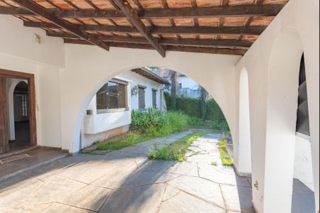 Casa à venda com 585m², 3 quartos e 4 vagasFachada