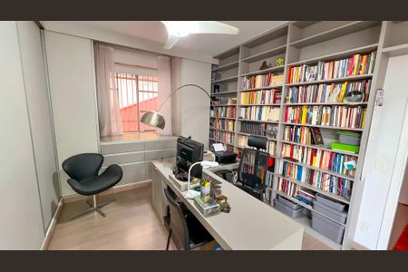 Casa à venda com 339m², 4 quartos e 4 vagas Casa à venda com 339m², 4 quartos e 4 vagasSuíte