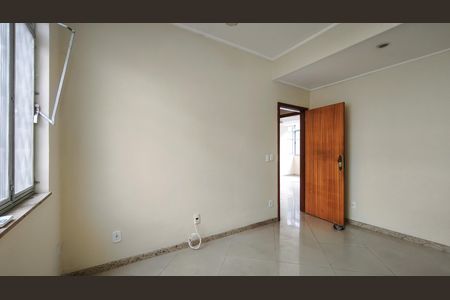 Casa à venda com 400m², 6 quartos e 2 vagas Casa à venda com 400m², 6 quartos e 2 vagasQuarto 4