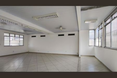 Casa à venda com 400m², 6 quartos e 2 vagas Casa à venda com 400m², 6 quartos e 2 vagasÁrea comum