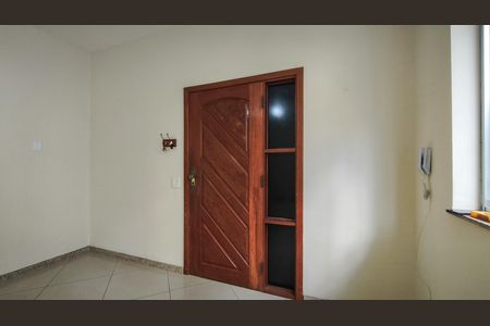 Casa à venda com 400m², 6 quartos e 2 vagas Casa à venda com 400m², 6 quartos e 2 vagasEntrada