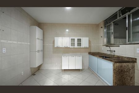 Casa à venda com 400m², 6 quartos e 2 vagas Casa à venda com 400m², 6 quartos e 2 vagasCozinha