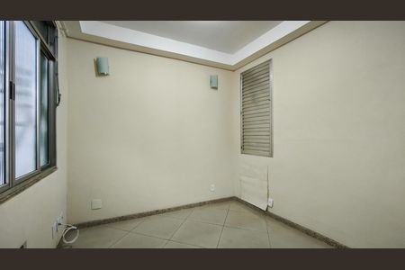 Casa à venda com 400m², 6 quartos e 2 vagas Casa à venda com 400m², 6 quartos e 2 vagasQuarto 3