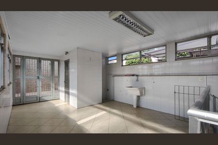 Casa à venda com 400m², 6 quartos e 2 vagas Casa à venda com 400m², 6 quartos e 2 vagasÁrea de Serviço