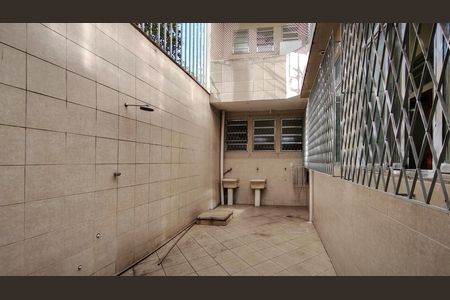 Casa à venda com 400m², 6 quartos e 2 vagas Casa à venda com 400m², 6 quartos e 2 vagasQuintal