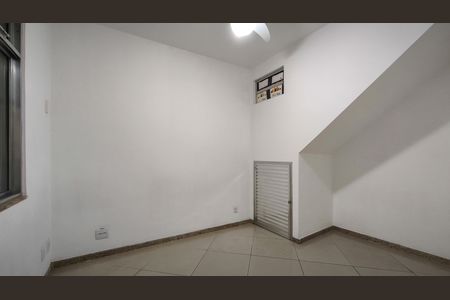 Casa à venda com 400m², 6 quartos e 2 vagas Casa à venda com 400m², 6 quartos e 2 vagasQuarto 1