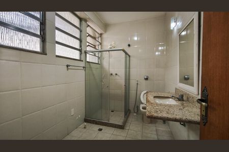 Casa à venda com 400m², 6 quartos e 2 vagas Casa à venda com 400m², 6 quartos e 2 vagasBanheiro da Suíte 1