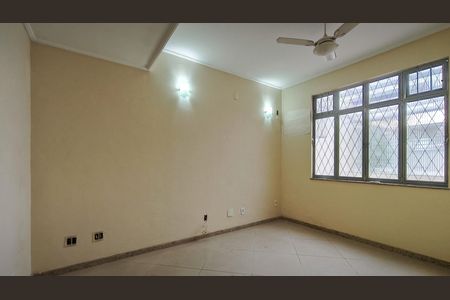 Casa à venda com 400m², 6 quartos e 2 vagas Casa à venda com 400m², 6 quartos e 2 vagasQuarto 4