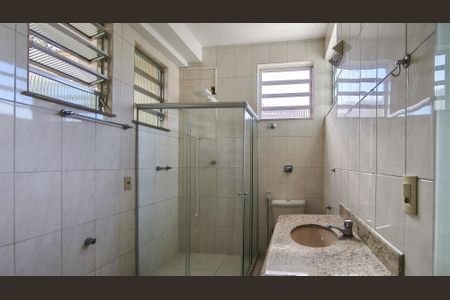 Casa à venda com 400m², 6 quartos e 2 vagas Casa à venda com 400m², 6 quartos e 2 vagasBanheiro da Suíte 2