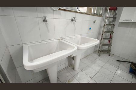 Casa à venda com 400m², 6 quartos e 2 vagas Casa à venda com 400m², 6 quartos e 2 vagasÁrea de Serviço