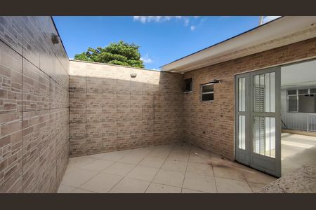 Casa à venda com 400m², 6 quartos e 2 vagas Casa à venda com 400m², 6 quartos e 2 vagasÁrea gourmet