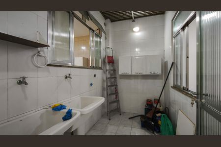 Casa à venda com 400m², 6 quartos e 2 vagas Casa à venda com 400m², 6 quartos e 2 vagasÁrea de Serviço