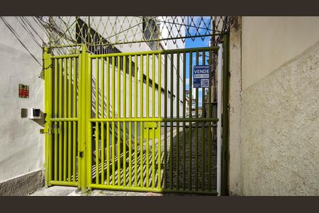 Casa à venda com 400m², 6 quartos e 2 vagas Casa à venda com 400m², 6 quartos e 2 vagasFachada Placa