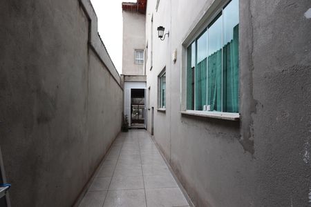 Casa à venda com 170m², 3 quartos e 4 vagasCorredor Lateral