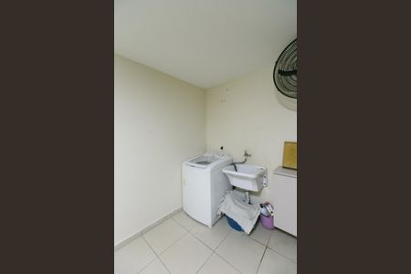 Casa de condomínio à venda com 90m², 2 quartos e 1 vagaÁrea de Serviço / Garagem
