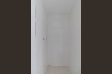 Apartamento à venda com 40m², 2 quartos e sem vaga Apartamento à venda com 40m², 2 quartos e sem vagaBanheiro