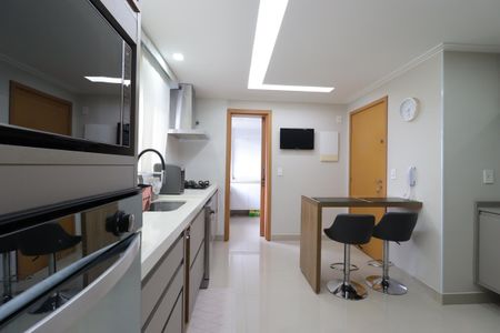 Apartamento à venda com 118m², 3 quartos e 2 vagasCozinha