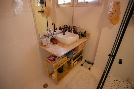 Apartamento à venda com 92m², 2 quartos e 1 vaga Apartamento à venda com 92m², 2 quartos e 1 vagaBanheiro