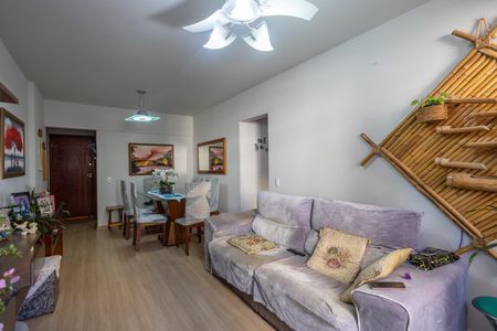 Apartamento à venda com 90m², 2 quartos e 1 vaga Apartamento à venda com 90m², 2 quartos e 1 vagaSala