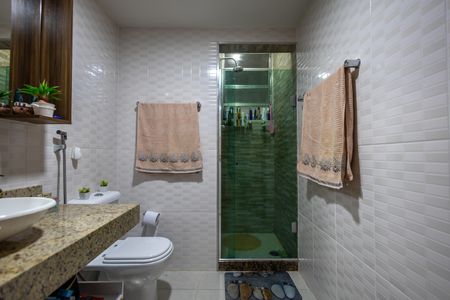 Apartamento à venda com 90m², 2 quartos e 1 vaga Apartamento à venda com 90m², 2 quartos e 1 vagaBanheiro Social