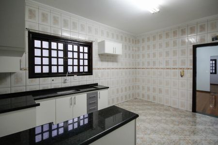 Casa para alugar com 300m², 3 quartos e 2 vagas Casa para alugar com 300m², 3 quartos e 2 vagasCozinha