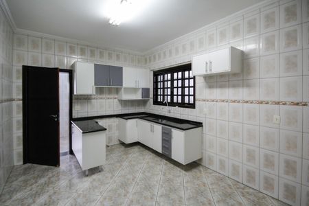 Casa para alugar com 300m², 3 quartos e 2 vagas Casa para alugar com 300m², 3 quartos e 2 vagasCozinha