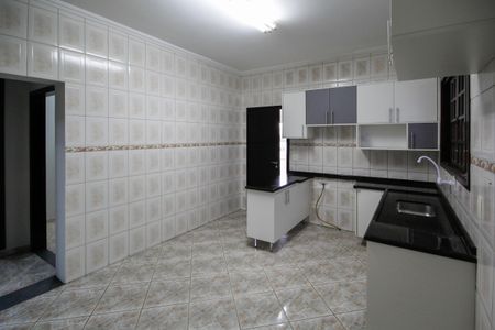 Casa para alugar com 300m², 3 quartos e 2 vagas Casa para alugar com 300m², 3 quartos e 2 vagasCozinha