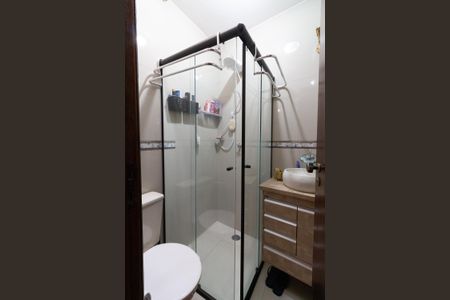 Casa de condomínio à venda com 90m², 3 quartos e 2 vagas Casa de condomínio à venda com 90m², 3 quartos e 2 vagasBanheiro da suíte