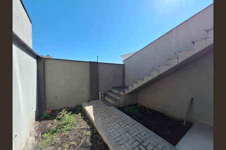 Casa à venda com 212m², 3 quartos e 4 vagasQuintal