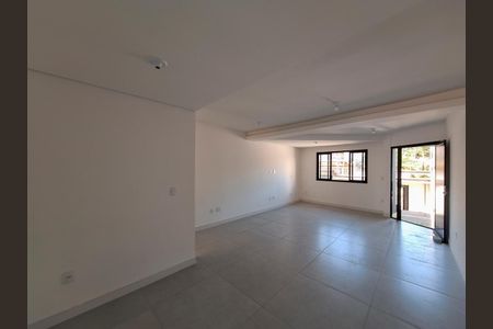 Casa à venda com 212m², 3 quartos e 4 vagasSala