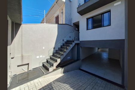 Casa à venda com 212m², 3 quartos e 4 vagasEntrada