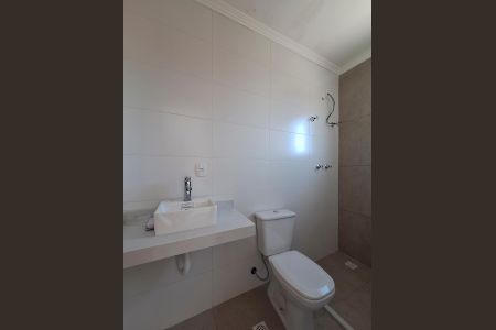 Casa à venda com 212m², 3 quartos e 4 vagas Casa à venda com 212m², 3 quartos e 4 vagasBanheiro da Suíte 1