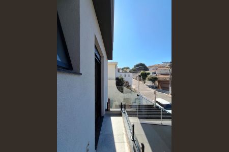 Casa à venda com 212m², 3 quartos e 4 vagas Casa à venda com 212m², 3 quartos e 4 vagasSacada Suíte 3