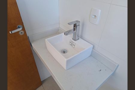 Casa à venda com 212m², 3 quartos e 4 vagas Casa à venda com 212m², 3 quartos e 4 vagasBanheiro da Suíte 1