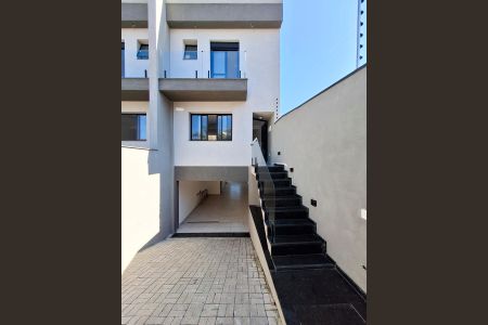 Casa à venda com 212m², 3 quartos e 4 vagas Casa à venda com 212m², 3 quartos e 4 vagasEntrada