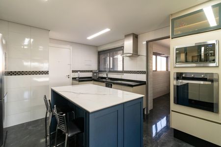 Apartamento à venda com 141m², 3 quartos e 2 vagas Apartamento à venda com 141m², 3 quartos e 2 vagasCozinha