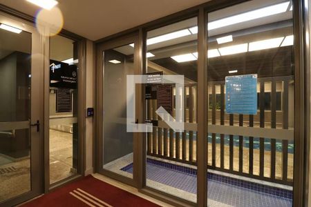 Apartamento à venda com 141m², 3 quartos e 2 vagas Apartamento à venda com 141m², 3 quartos e 2 vagasÁrea comum - Piscina Aquecida