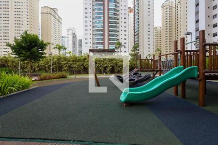 Apartamento à venda com 141m², 3 quartos e 2 vagas Apartamento à venda com 141m², 3 quartos e 2 vagasÁrea comum - Playground