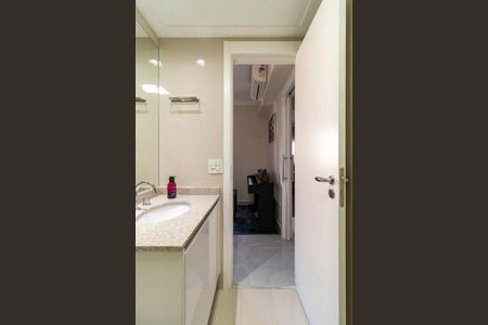 Apartamento à venda com 141m², 3 quartos e 2 vagas Apartamento à venda com 141m², 3 quartos e 2 vagasBanheiro da Suíte 1