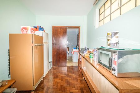 Casa à venda com 376m², 4 quartos e 6 vagas Casa à venda com 376m², 4 quartos e 6 vagasEdícula