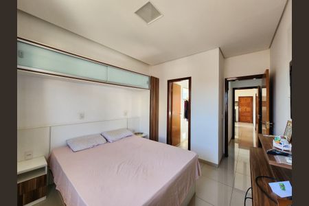 Apartamento à venda com 92m², 3 quartos e 2 vagas Apartamento à venda com 92m², 3 quartos e 2 vagasQuarto 2