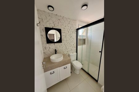 Apartamento à venda com 94m², 2 quartos e 3 vagas Apartamento à venda com 94m², 2 quartos e 3 vagasBanheiro da Suíte 2