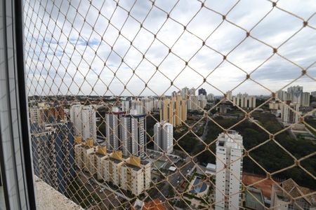 Apartamento à venda com 94m², 2 quartos e 3 vagasVista da Suíte 2